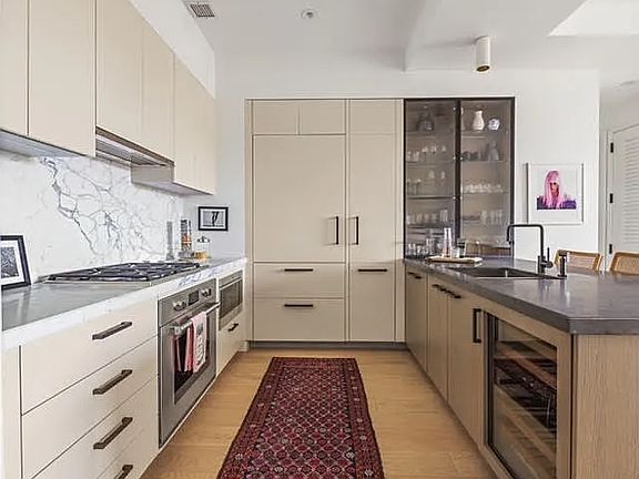 4th image of 438 E 12th St #6G