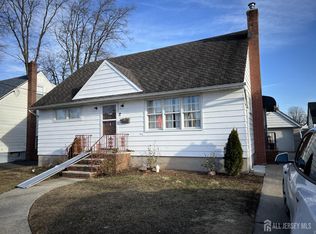 30 Cypress St, Carteret, NJ 07008