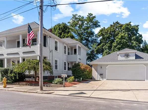 26 Bradley St, Pawtucket, RI 02861