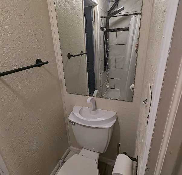2424 Kara Ct — Photo 11