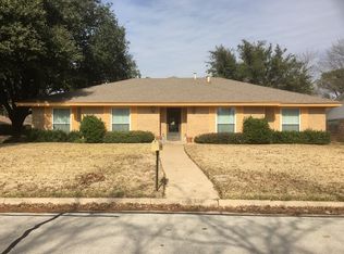 921 Leslie Dr, Arlington, TX 76012