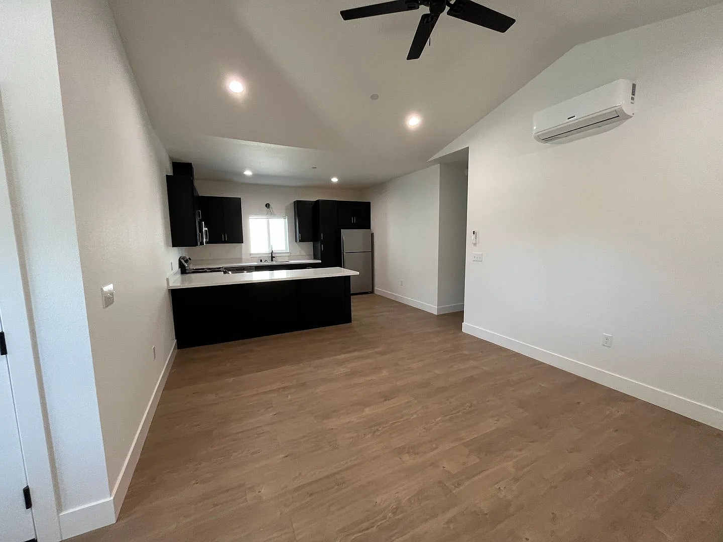 Brand New Build on Old Alturas - ALL Electric with City of Redding Solar! — Photo 4