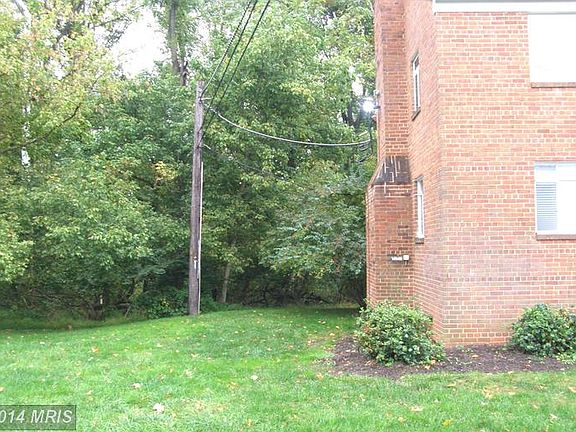 5th image of 10305 Montrose Ave APT 201