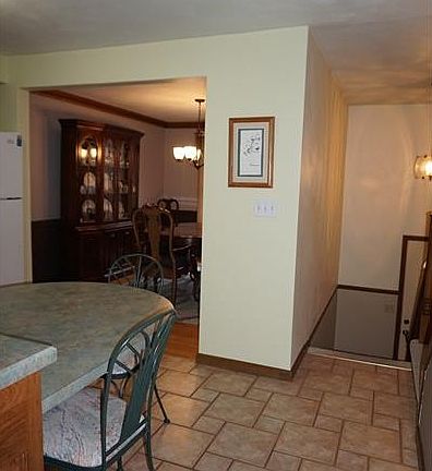 5th image of 590 Woodmere Dr APT 4