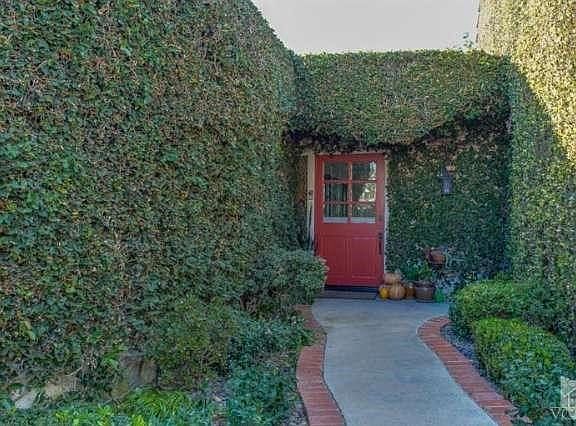 5th image of 4441 Regents Ct