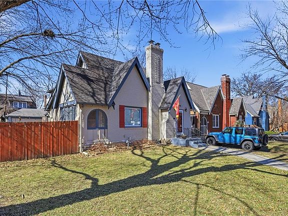 2nd image of 7416 Walnut St