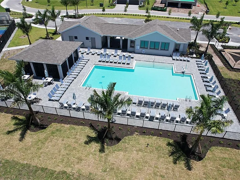 8057 Shore Lake Dr — Photo 4