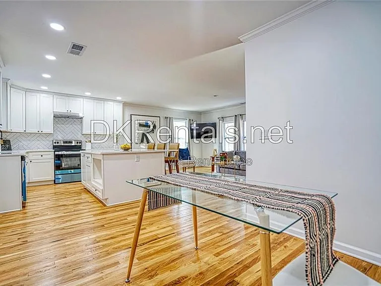 2230 Beecher Cir SW — Photo 9