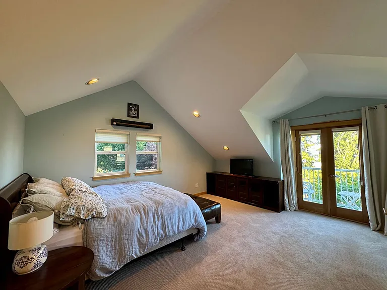 10555 NE Morning Ln — Photo 40