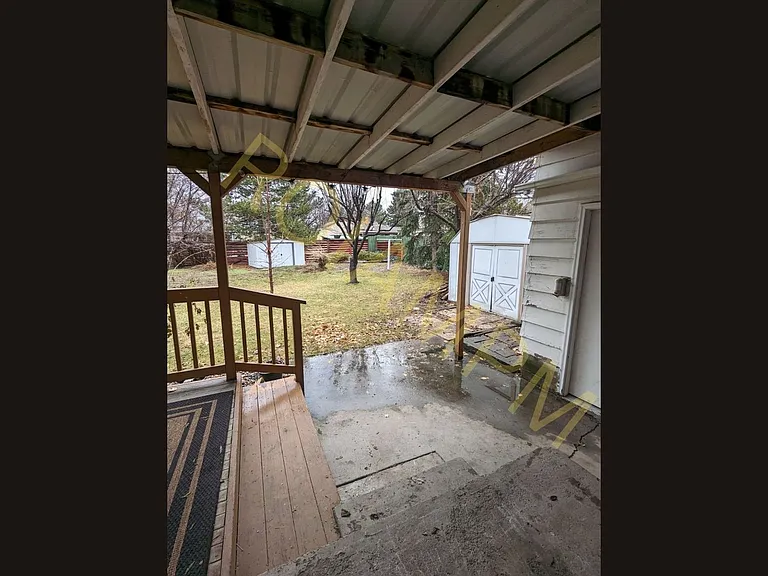 608 Pierce St — Photo 15