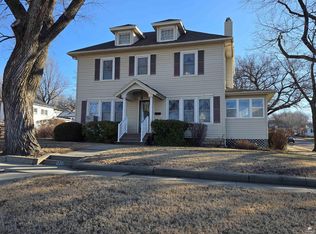 220 S Broadway St, Herington, KS 67449