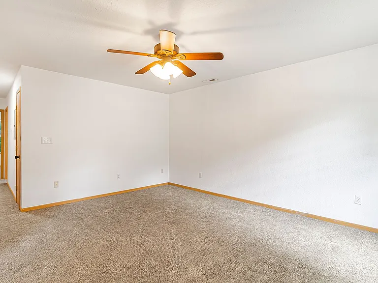 205 Emerson St — Photo 16