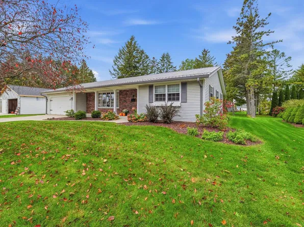 328 S 9th STREET, Oostburg, WI 53070