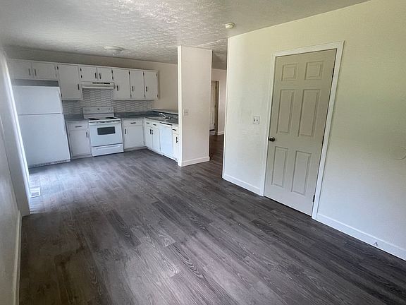 3rd image of 2605 Terry Hawk Dr #2605