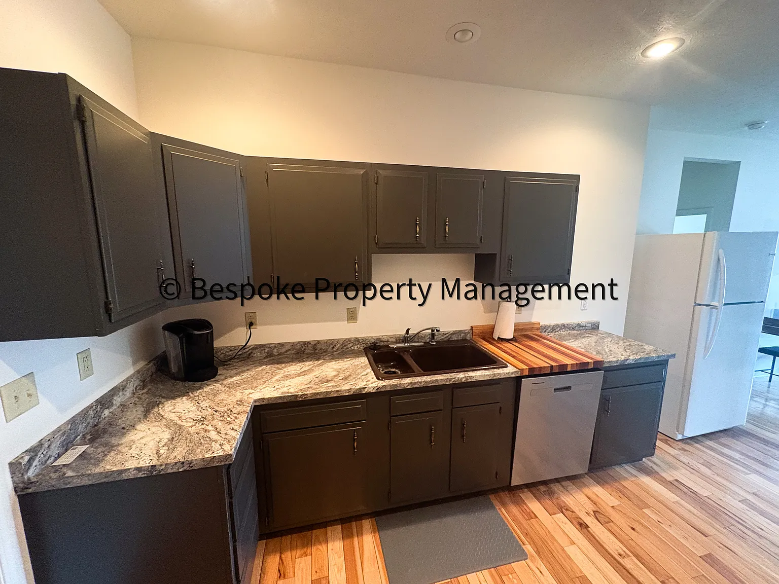2027 Hamill Avenue - B — Photo 1