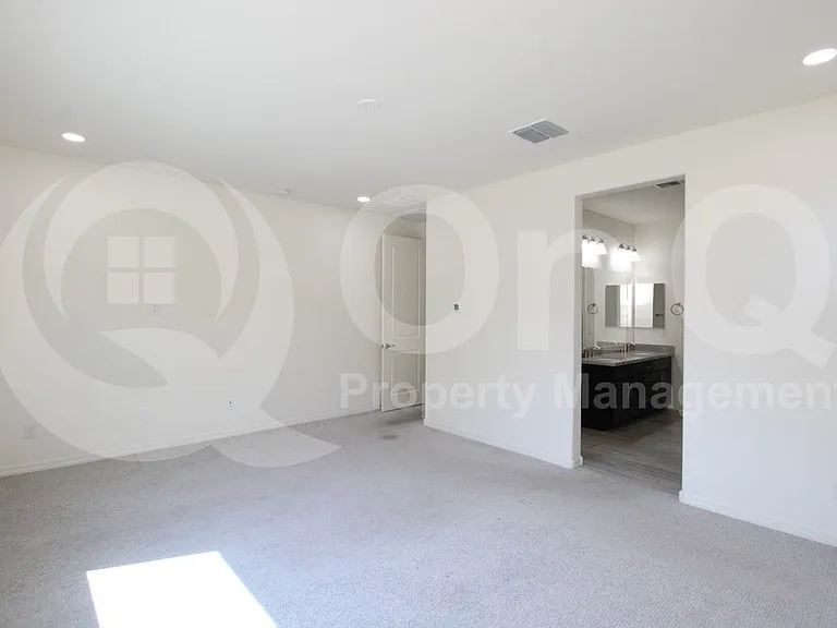 9114 S 167th Dr — Photo 31