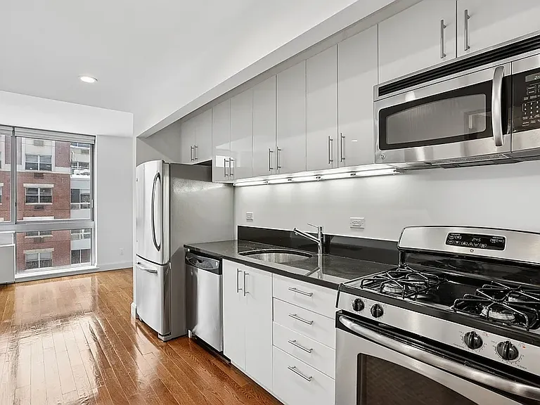 225 Schermerhorn St #16K — Photo 5