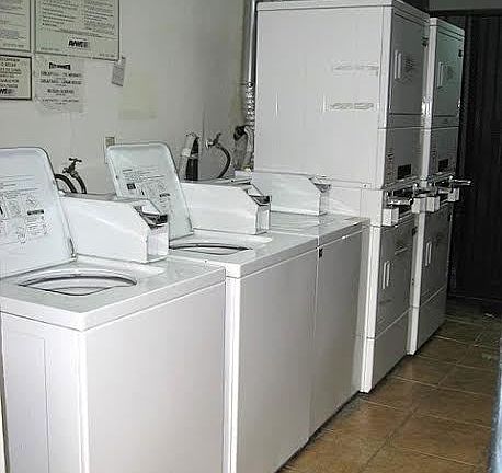 3rd image of 1334 N Las Palmas Ave APT 216
