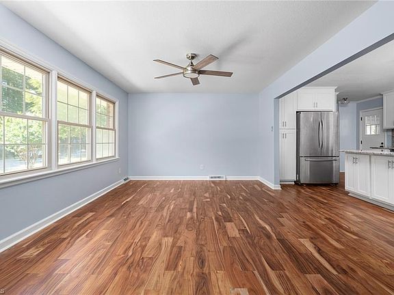 4th image of 313 Pine St