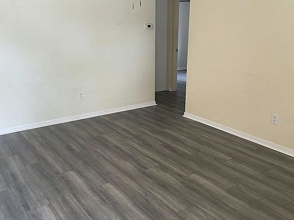 4th image of 4610 Sunnydale Ln N #4610