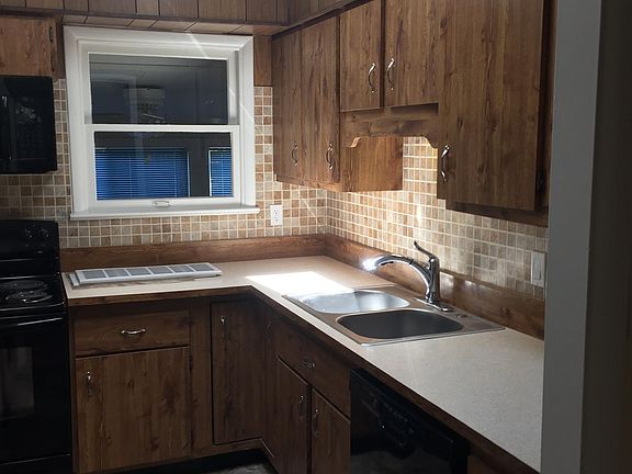 4th image of 3230 Primrose Dr