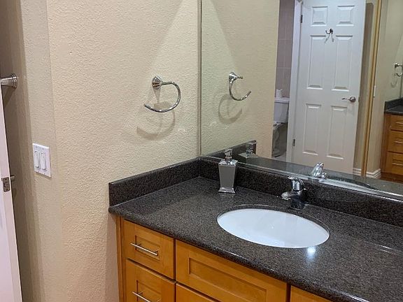 4th image of 415 Kenbrook Cir