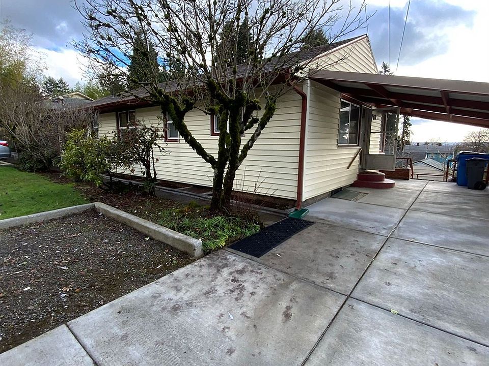 1st image of 2905 E 13th St #V