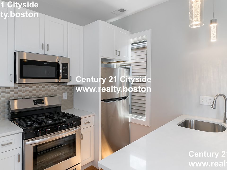 1st image of 140 Saratoga St #3