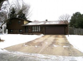 900 Dew Claw St, Green Bay, WI 54311