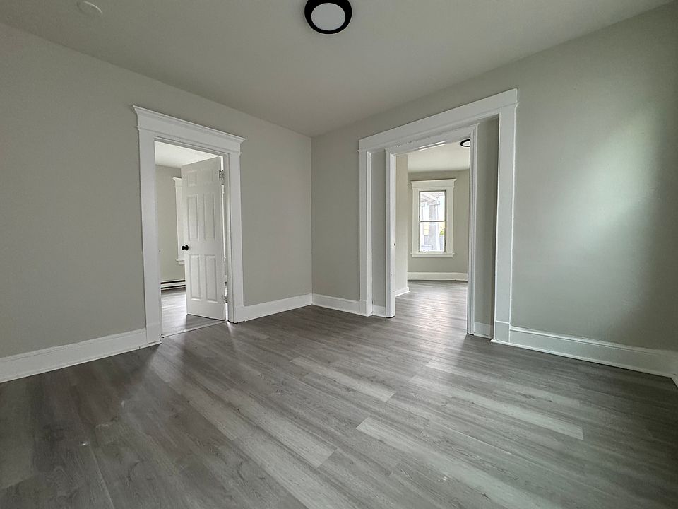 1st image of 34 Vermont St Floor 3