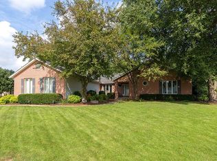 1437 Birchwood Dr, Bettendorf, IA 52722