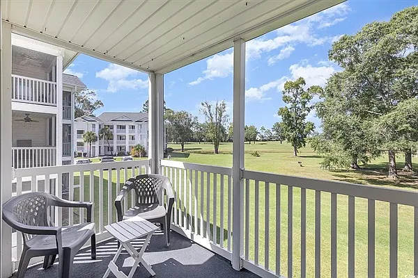 2 bed, 896 sqft, $1,600 — Photo 1