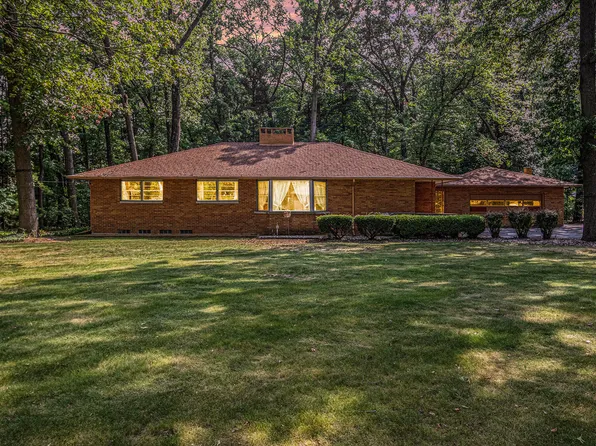 15570 Cleveland St, Spring Lake, MI 49456