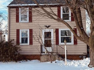 1002 83rd St, Kenosha, WI 53143