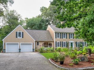 18 Millstone Ln, Weymouth, MA 02190