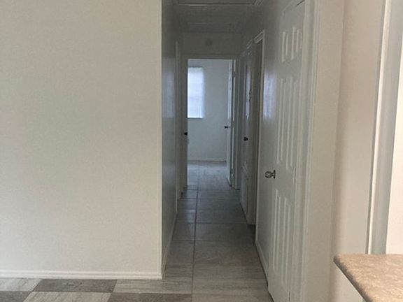 4th image of 3002 Pineland Dr