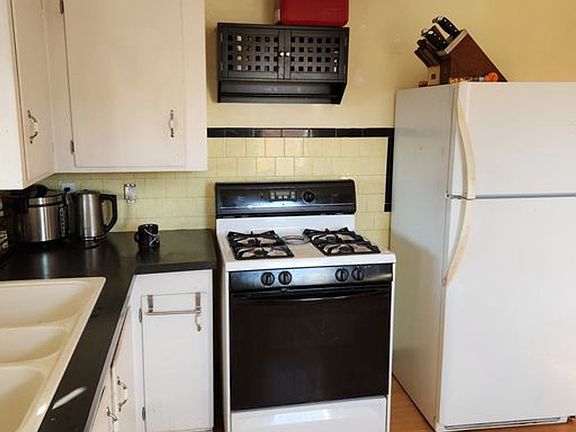 4th image of 82 Longwood Ave