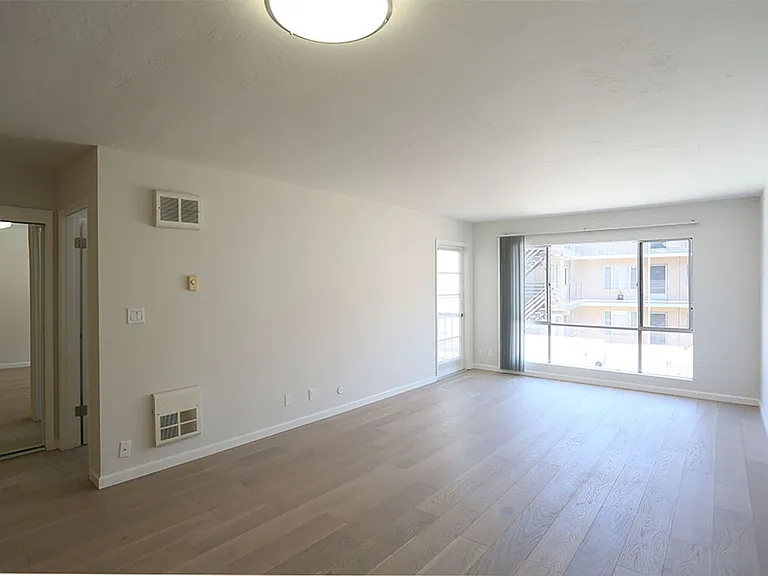 401 Vernon St — Photo 10