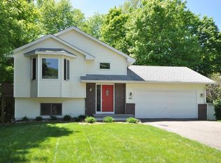 901 Maplewood Dr, Delano, MN 55328