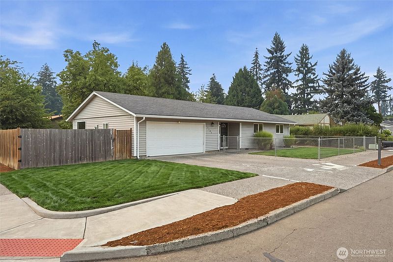 2nd image of 2102 NE 96th Court N