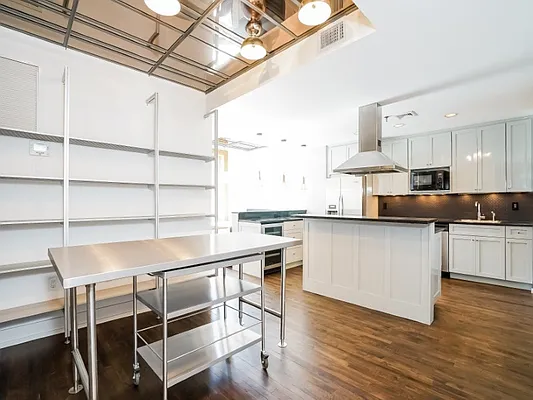 Rented by Sotheby's International Realty | media 34