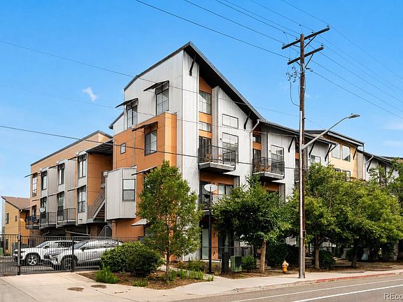 2nd image of 3149 Blake Street #202