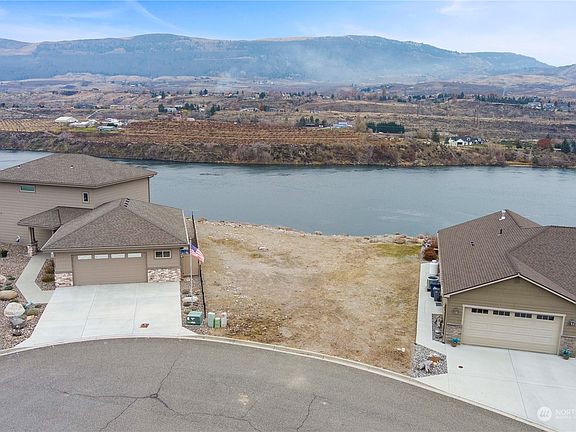 2nd image of 2988 Blue Heron Lane