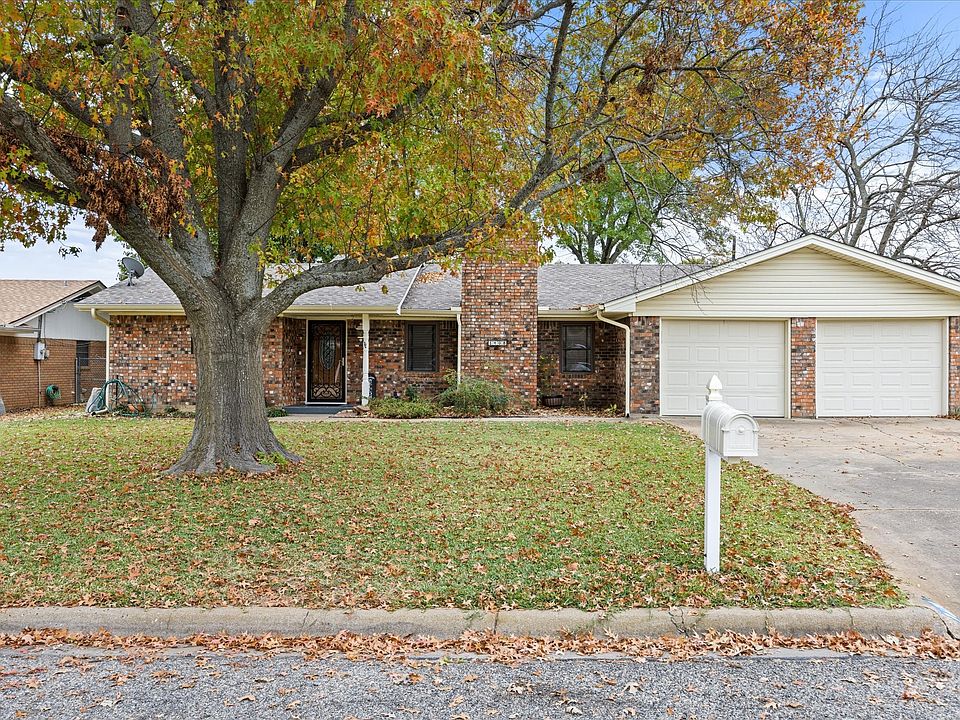 1st image of 1408 Center Dr