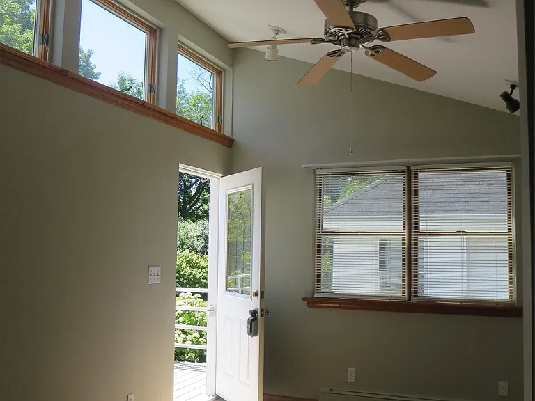 50 Grover Ln — Photo 2