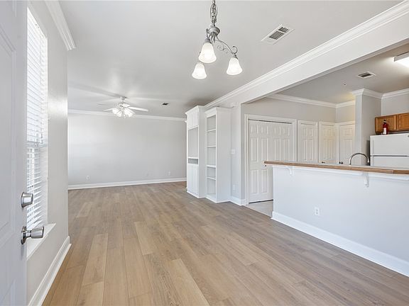5th image of 801 Luther St W Unit 1406