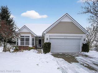 4771 New Haven Dr, Howell, MI 48843