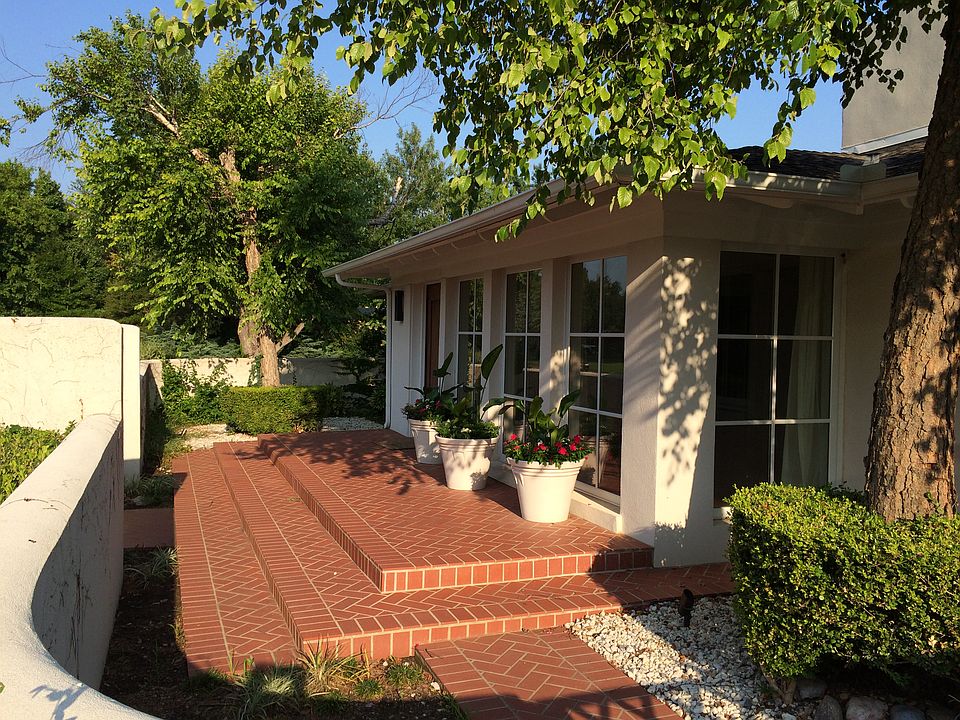 1st image of 1800 Drakestone Ave