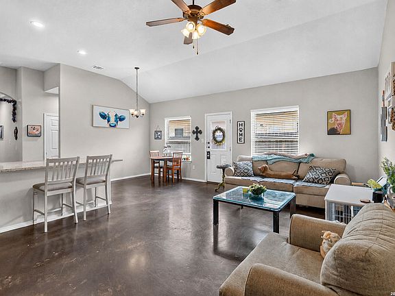 5th image of 1125/1127 Stanley Way