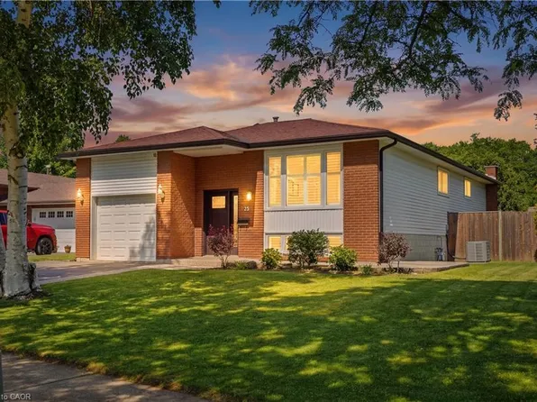 33 Debora Dr, Grimsby, ON L3M 4J1